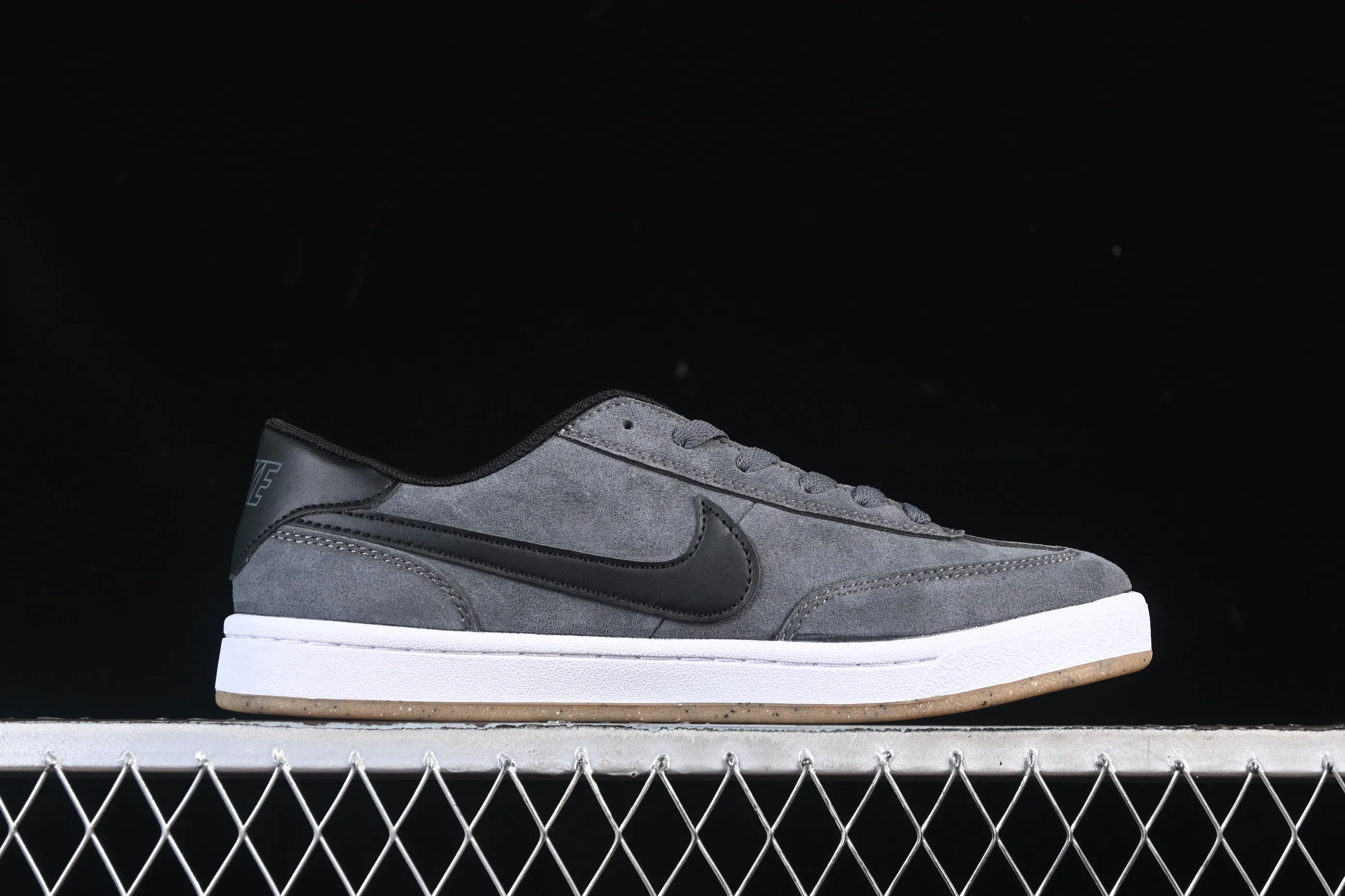 All categories Nk SB Dunk series Nike SB Fc Classic campus sneakers Nike SB Fc Classic Nike autumn and winter campus casual sneakers 909096-003
